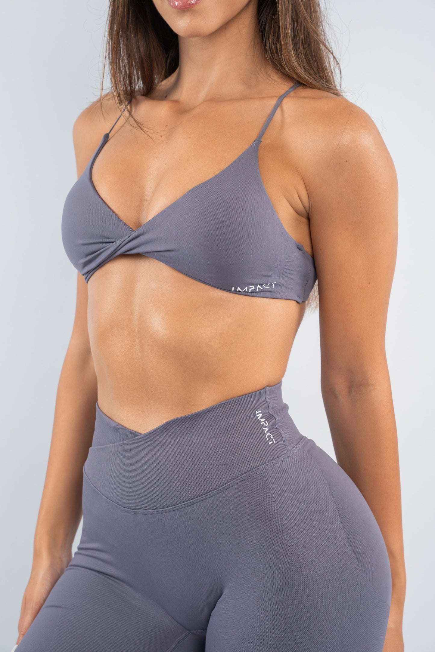 MOTION twist front sports bra