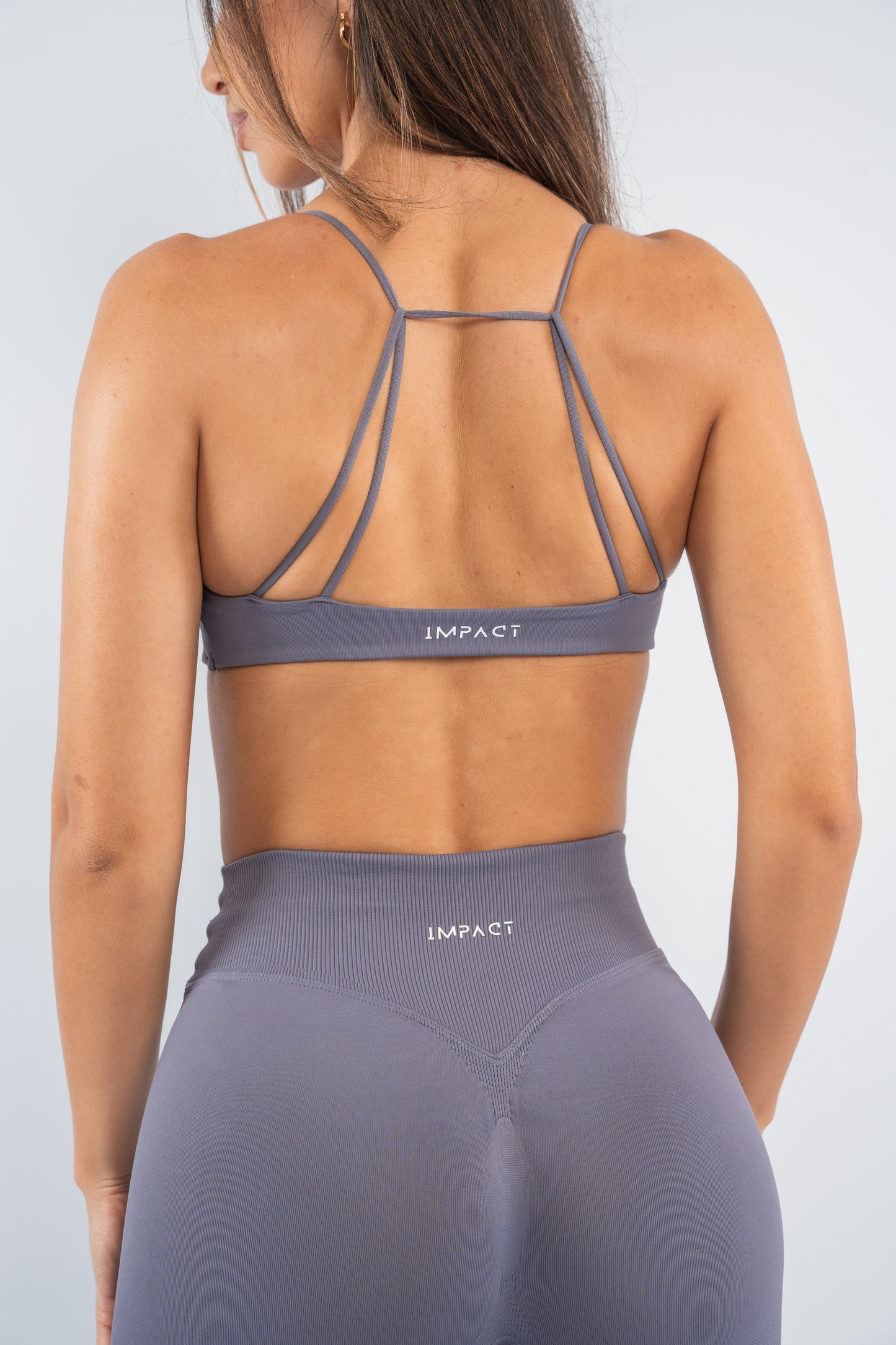 MOTION twist front sports bra