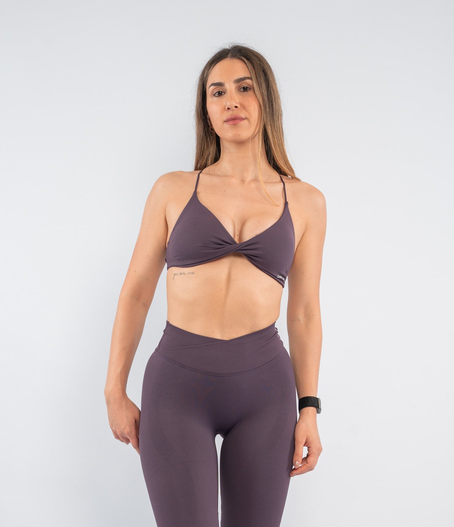 MOTION twist front sports bra